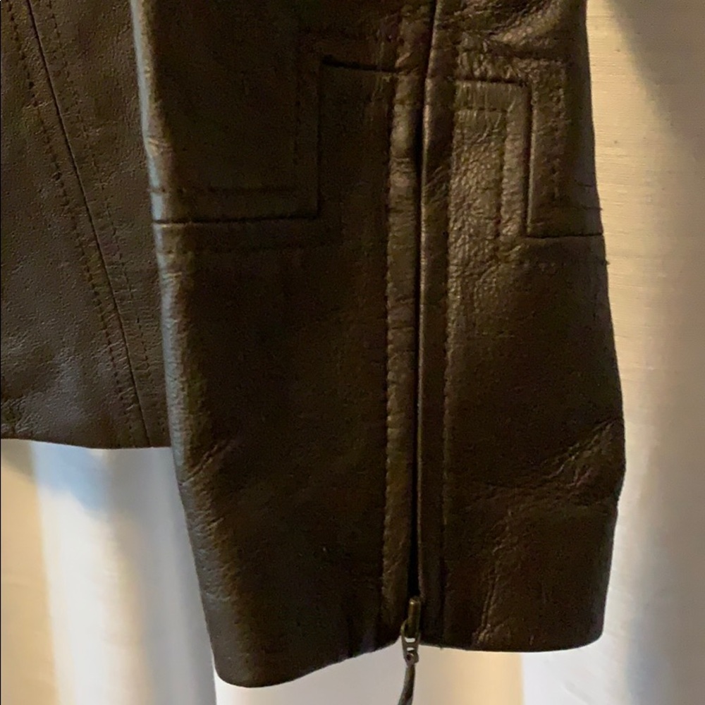 Leather jacket - Picture 4 of 6